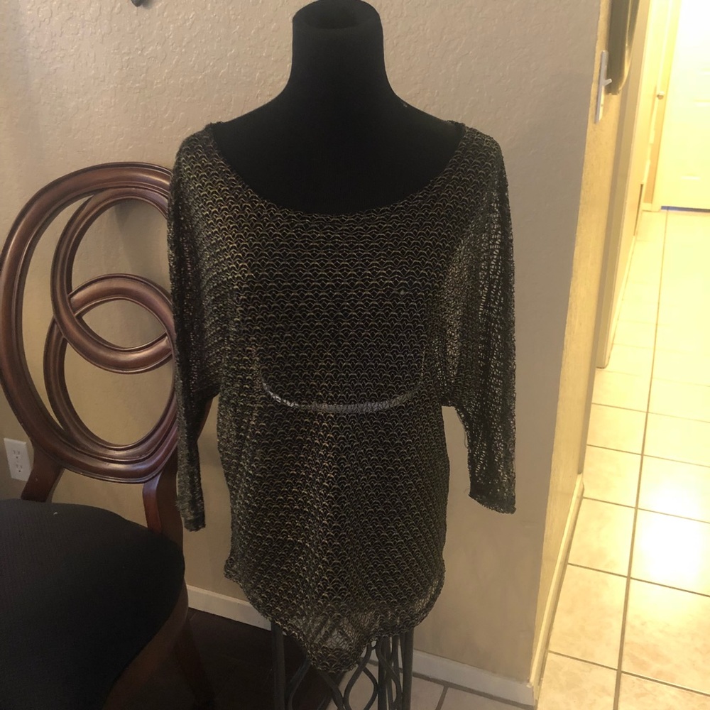 Black & gold sparkle top, never worn, size medium,